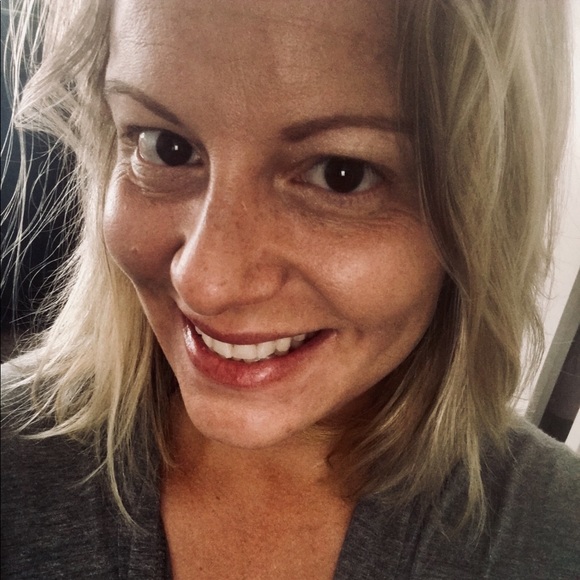 Meet your Posher, Ashley - Picture 2 of 2